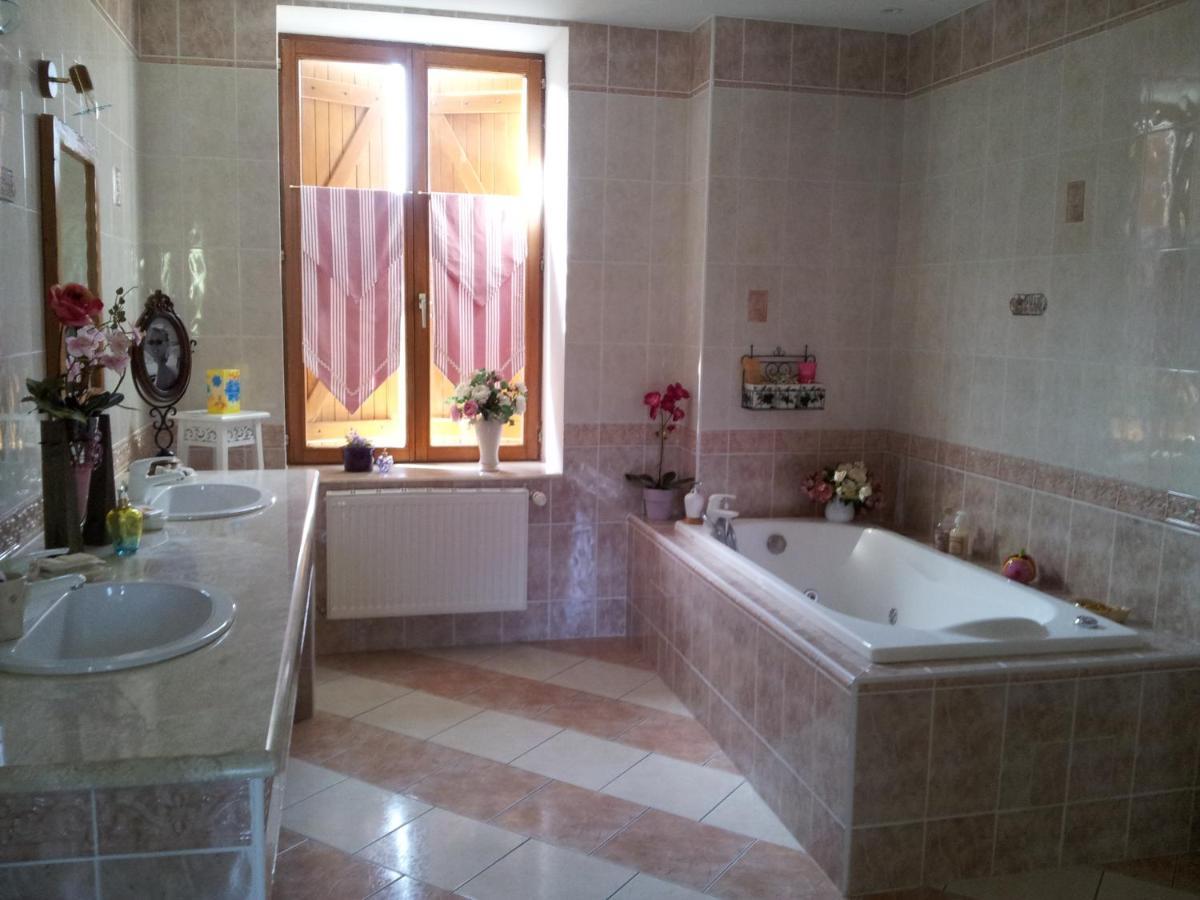 Mirecourt Chambre Hote Villa Sainte Barbe מראה חיצוני תמונה